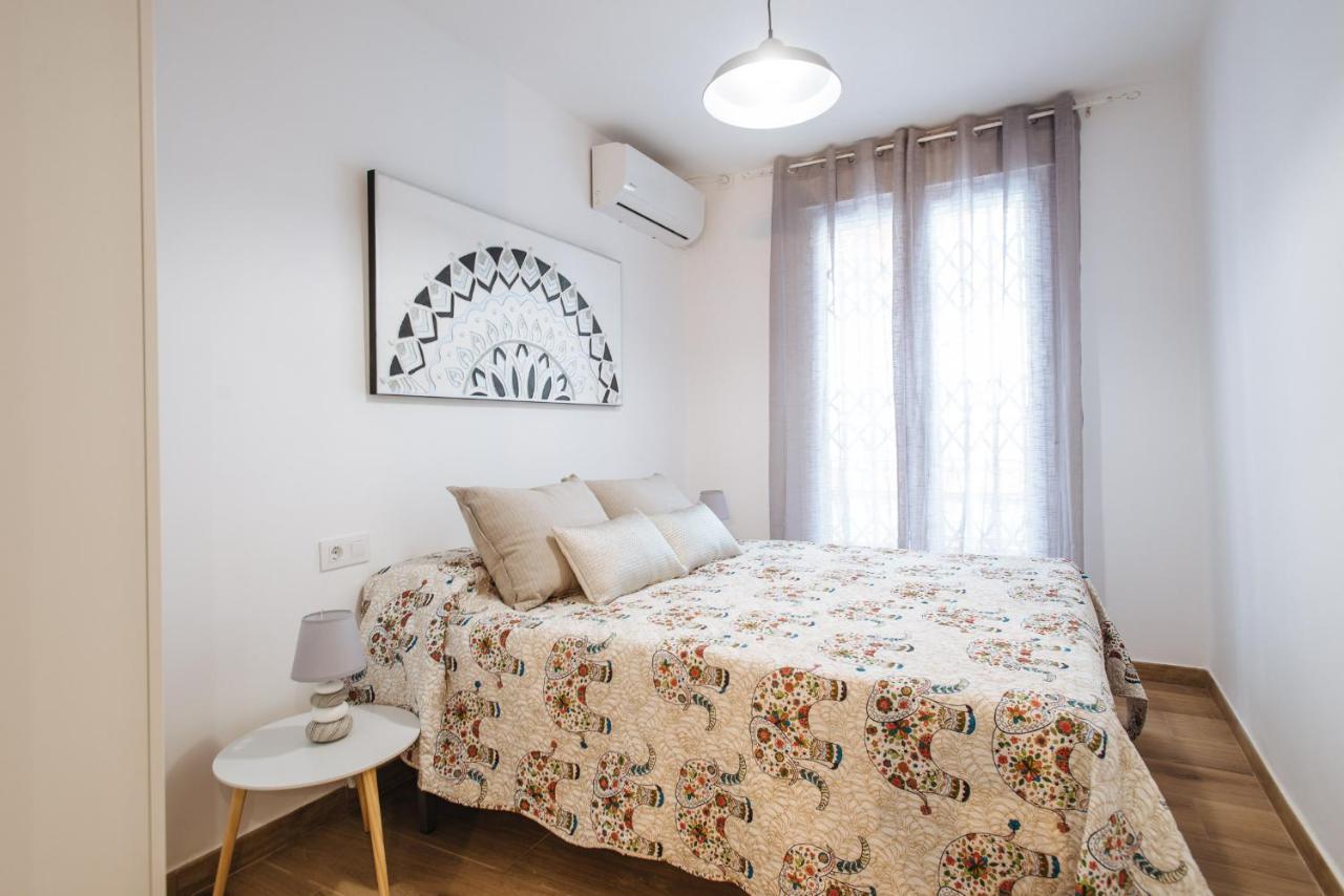El Apartamento Del Reloj De Sol Sevilha Exterior foto